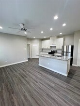 Building Photo - 9811 Leath St