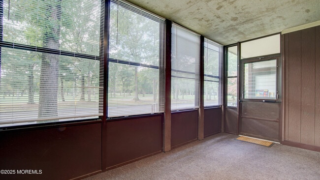 Building Photo - 138 Amberly Dr
