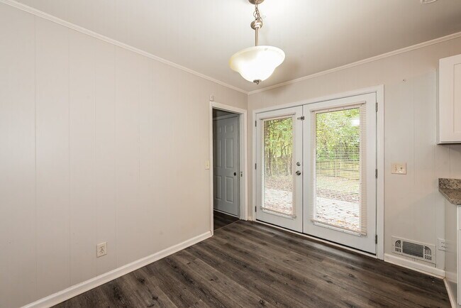 Foto del edificio - 3639 Telstar Dr