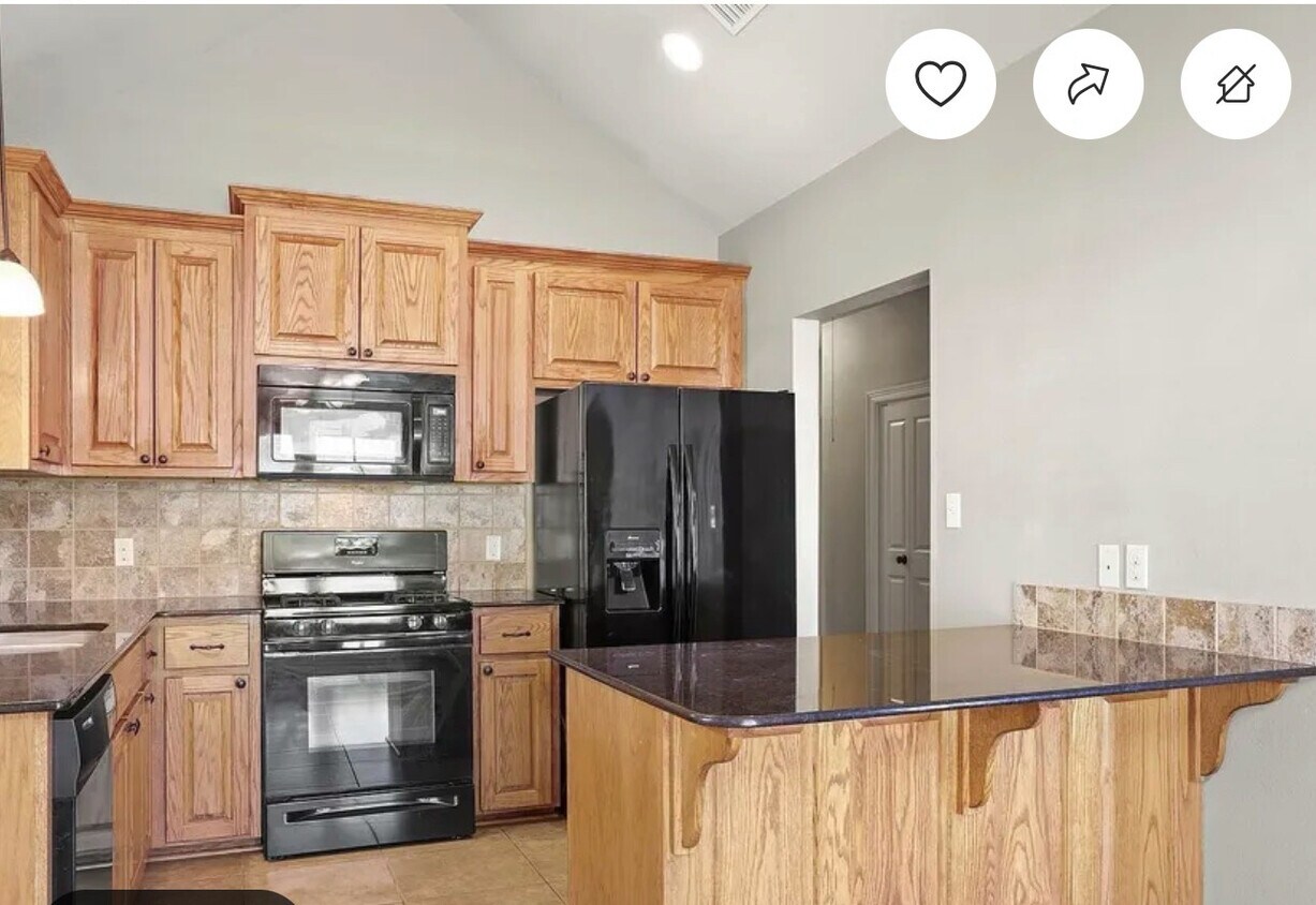 Kitchen - 4447 Cherry Ct