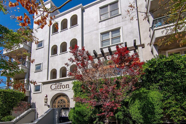 Foto del edificio - 357 N Hayworth Ave