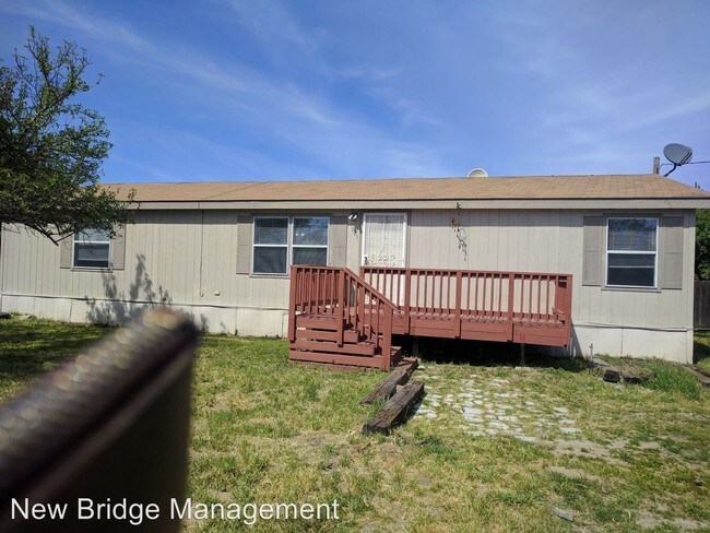 Building Photo - 201 W Clausen Rd