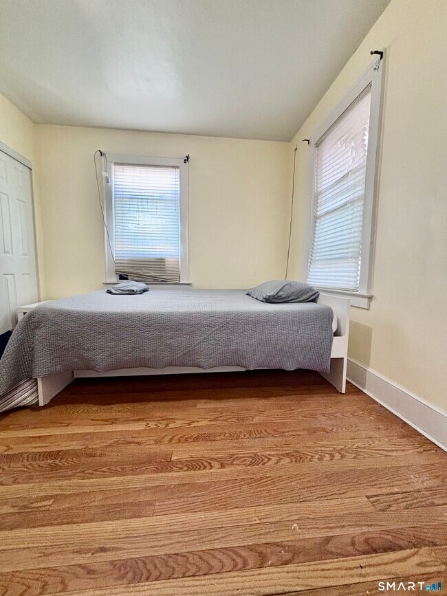 Foto del edificio - 324 Curtis St