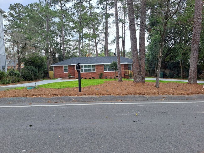 Foto del edificio - 1450-1452 Brentwood Drive