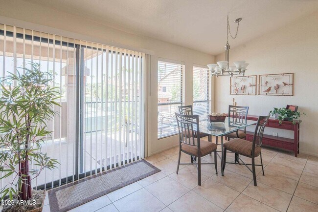 Foto del edificio - 9707 E Mountain View Rd