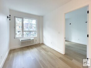 Building Photo - President Street / Spacious 1-Bed 1-Bath /...