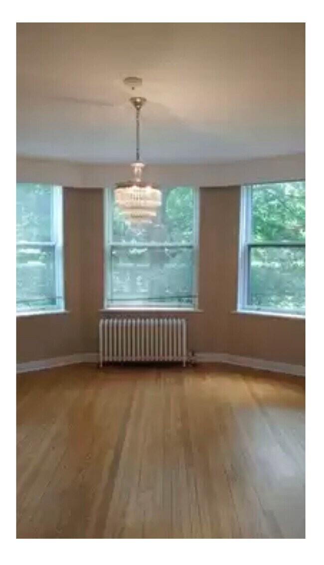 Dining Room - 95 7th Ave