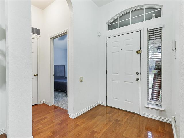 Foto del edificio - 2136 Walden Pl