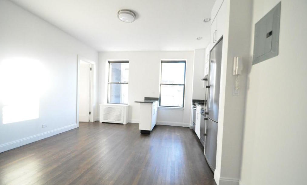 Primary Photo - 71 W 12th St