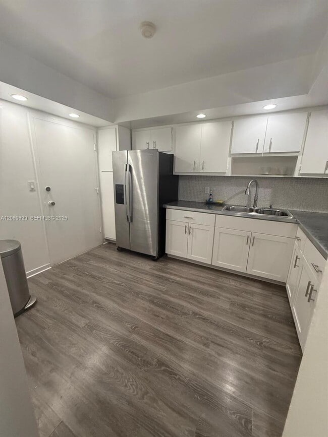 Building Photo - 1351 NE Miami Gardens Dr