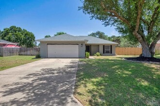 Building Photo - 6545 Fern St