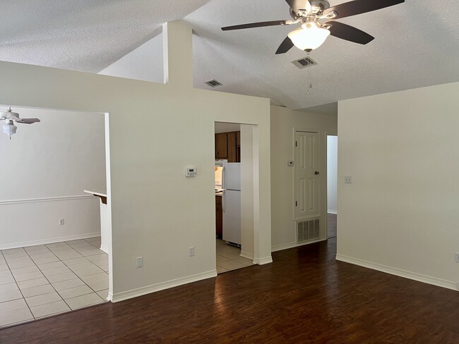 Building Photo - 2289 Estate Cir