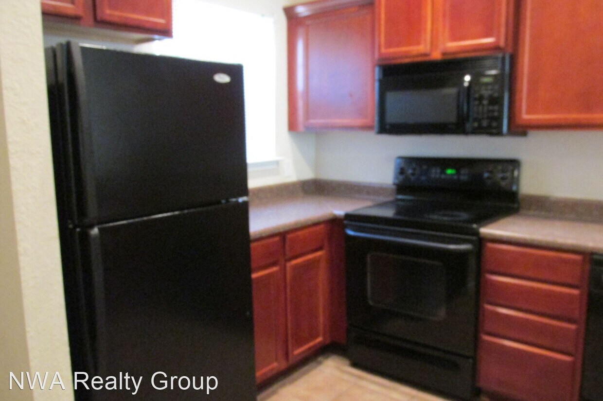 2 br, 1.5 bath House 611E W. Grove House for Rent in Bethel Heights, AR