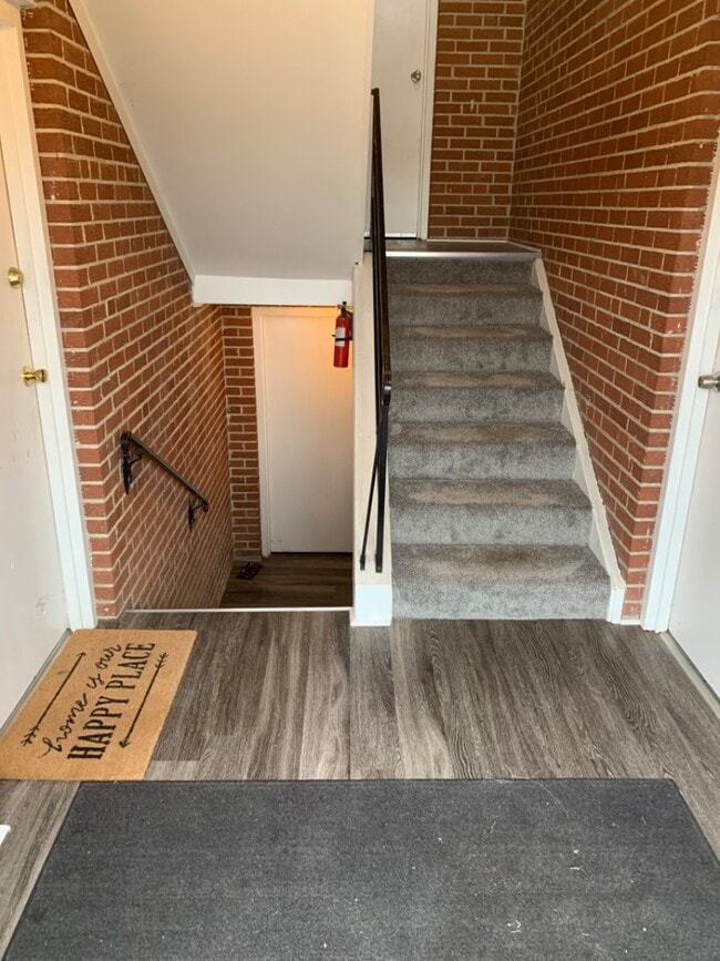 Photo - 2613 Chesterfield Ct Apartment