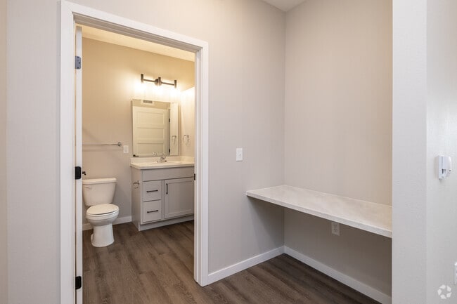 2BR, 2BA - 1,015SF - Office Nook - Compass
