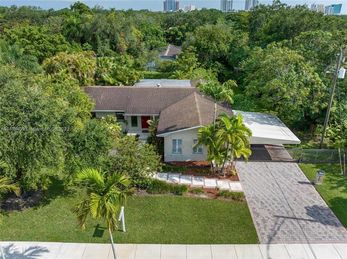 6970 FL986, Miami, FL 33143 House Rental in Miami, FL