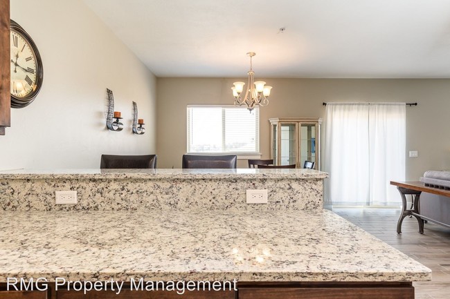 Foto del edificio - 4 br, 3.5 bath House - 2420 Khoury Lane
