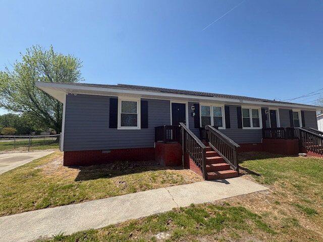 Photo - 503 Battle St Townhome