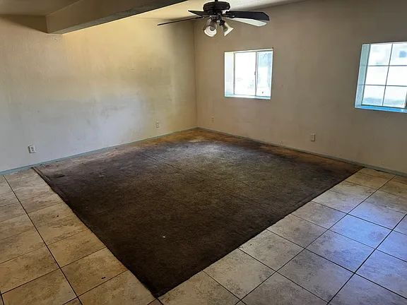 Foto del edificio - Large 5 bedroom single story ranch house
