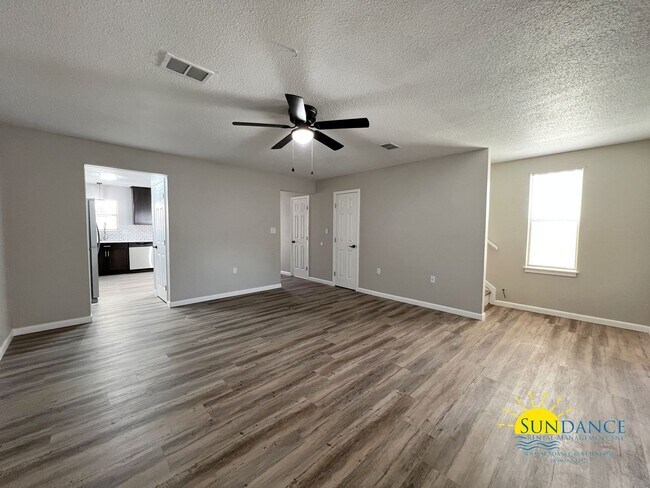 Building Photo - Fully Renovated 3 bedroom Home near Eglin ...
