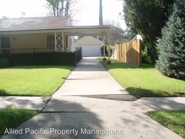 Building Photo - 2 br, 1 bath House - 1328 College Ave.