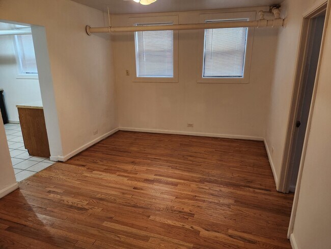 Foto del edificio - 662 W Oakdale Ave