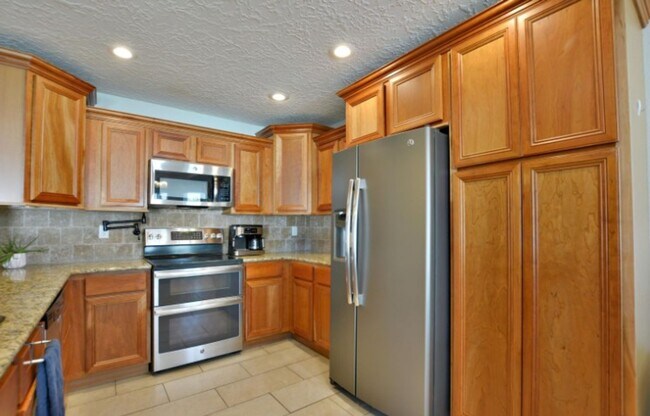 Foto del edificio - Stunning 4 Bed 2 Bath Home