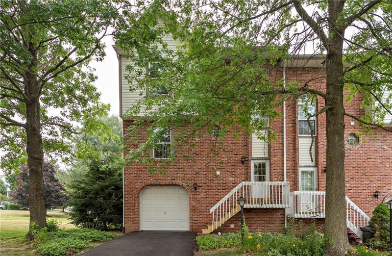 Primary Photo - 722 Carters Grove Dr