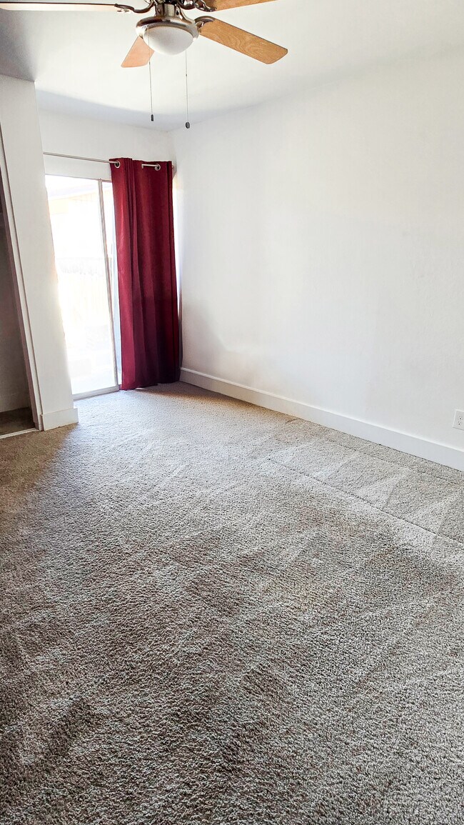 Foto del edificio - 1718 E Campbell Ave