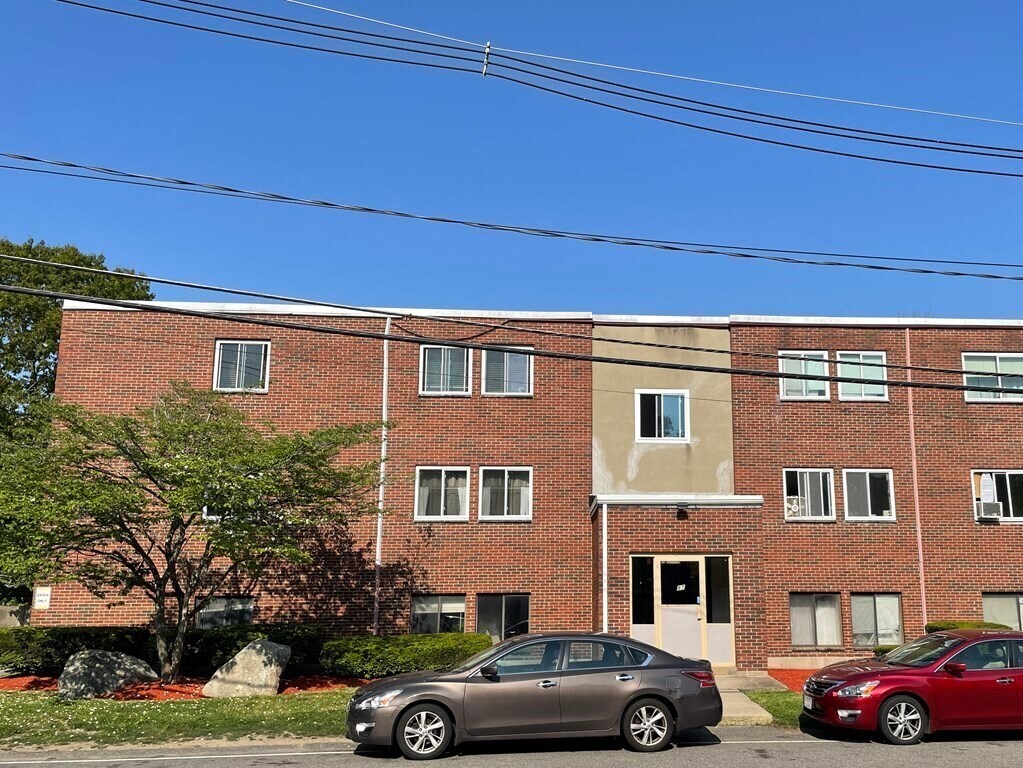87 Colonel Bell Dr Unit 23, Brockton, MA 02301 Apartment for Rent in