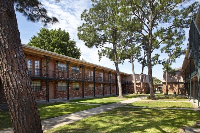 Building Photo - Courtland Park