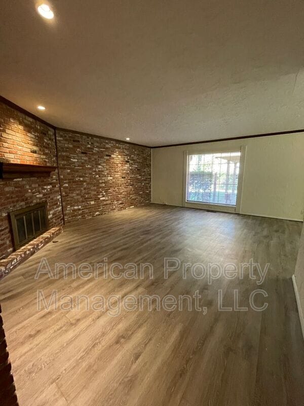 Building Photo - 2911 East 78th St S