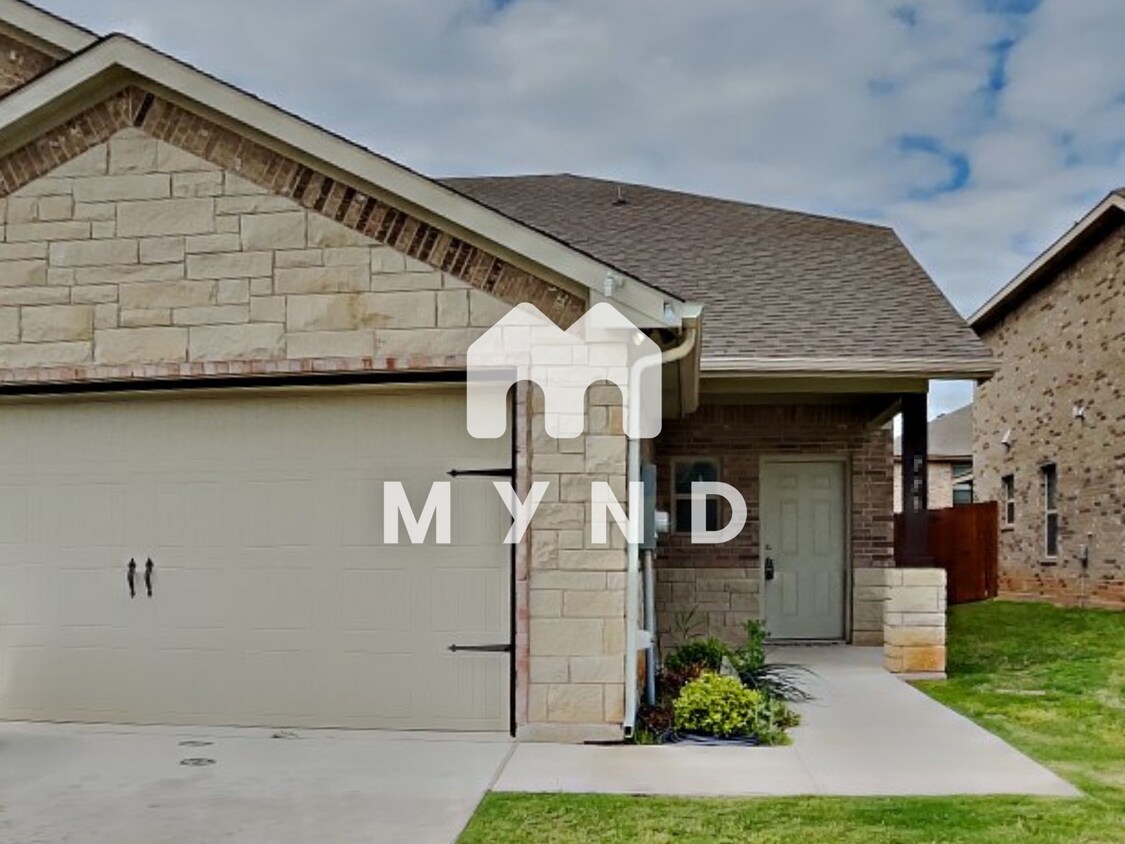 789 Rolling Terrace Circle Townhome Rentals in Granbury TX