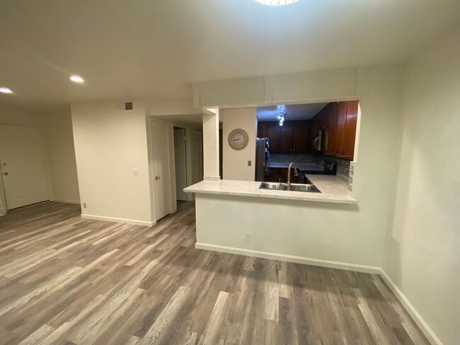 Building Photo - Mirasol 3 Bedroom Condo