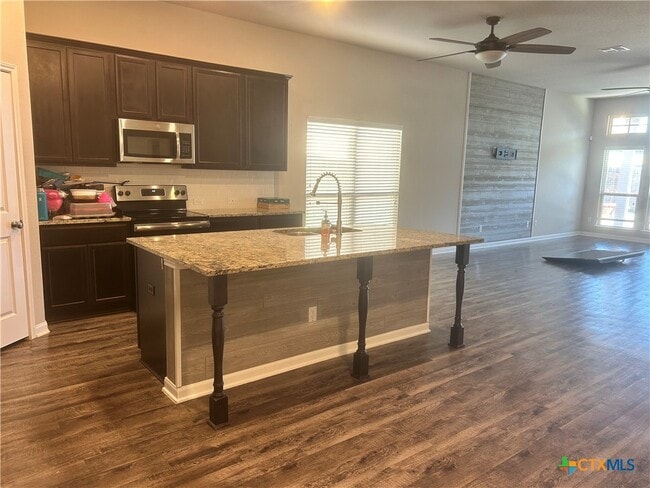 Building Photo - 1127 Kiskadee Branch Dr