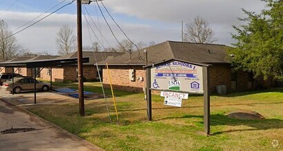 Building Photo - 115 Seniors St