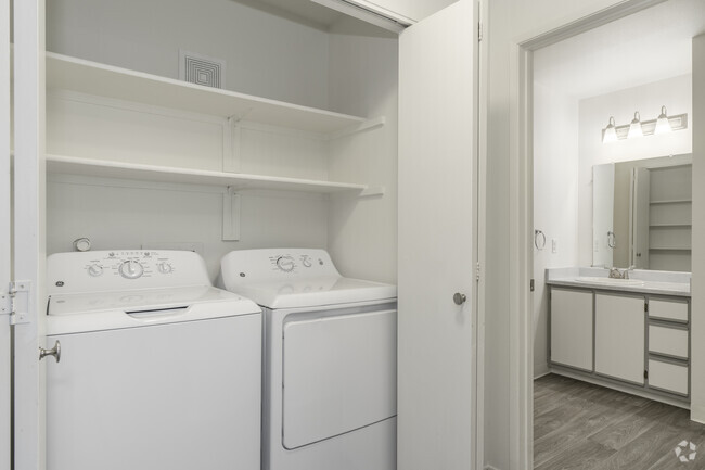 1BR, 1BA - 685SF Laundry Room - Hampton Park Apartments