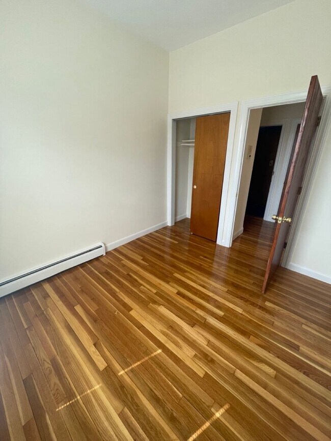 Foto del edificio - 160 N Beacon St
