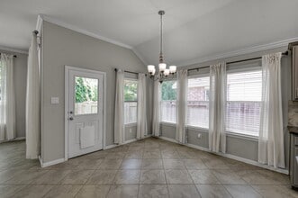 Building Photo - 122 S Bearkat Ct