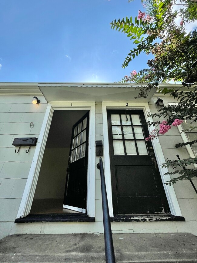 Building Photo - 912 Oxmoor Rd
