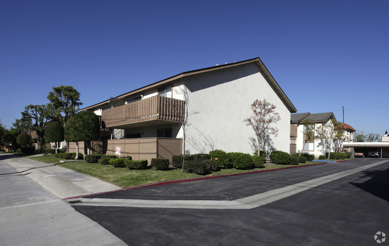 Building Photo - Franklin Luxury Apartments