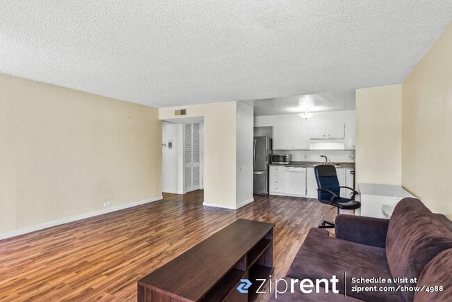 Building Photo - 651 Port Dr
