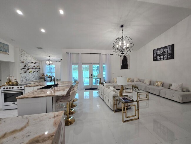 Foto del edificio - 13646 Callington Dr