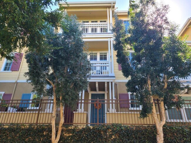 Building Photo - 642 Bair Island Rd