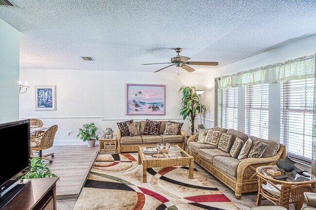 Foto del edificio - 5036 SW 9th Pl