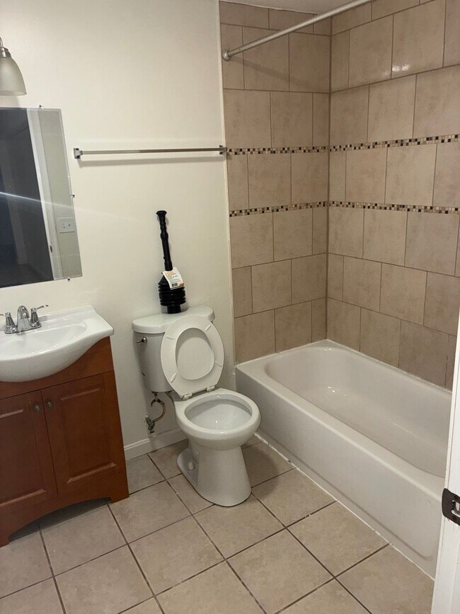 Foto del edificio - 3703 Edmondson Ave