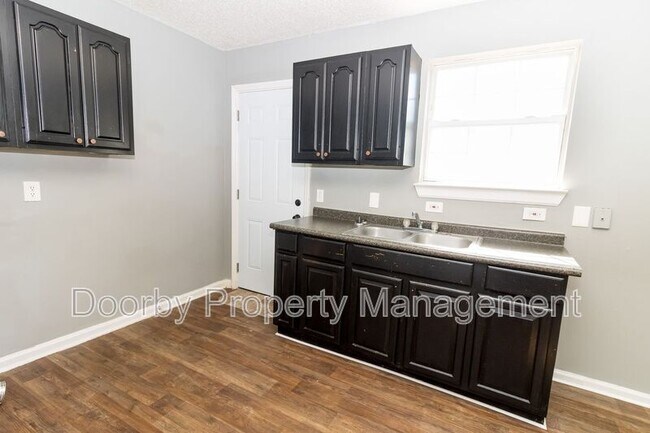 Building Photo - 2712 N Orchard Knob Ave