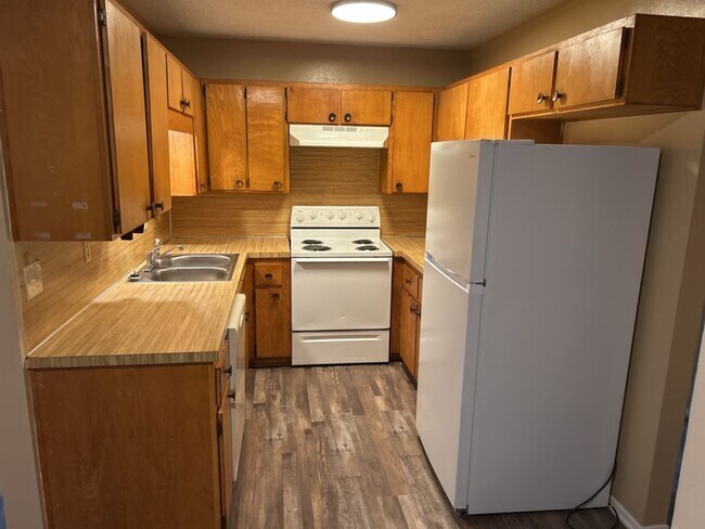 Foto del edificio - 1305 Willow Springs Rd
