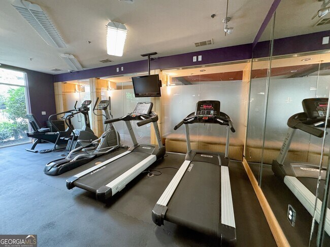 Foto del edificio - 390 17th St NW