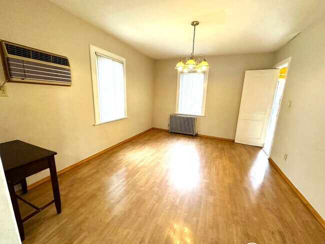 Foto del edificio - 23 Juniper Ave